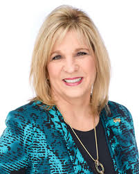 Kim Langlois's Instagram, Twitter & Facebook