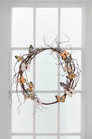 Fruhlingsdeko Selber Machen Einfache Und Spannende Diy Projekte Fur Kunterbunte Deko Zuhause Dekoration Ideen Kranze Diy Fruhlingsdekoration Diy Schmetterling