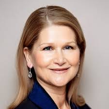 Kimberly Downes's Instagram, Twitter & Facebook