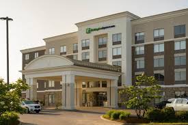Conveniently located on montreal's south shore, near major attractions, parks, restaurants and shops. Holiday Inn Express Hotel Suites North Bay An Ihg Hotel North Bay Updated 2021 Prices