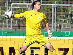 Denn torjäger thomas müller und sein legendärer vorgänger gerd müller werben ab dem 18. Familienbande Wenn Der Onkel Zum Vorbild Wird Dfb Deutscher Fussball Bund E V