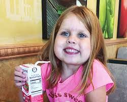 Betsy Reeder's Instagram, Twitter & Facebook