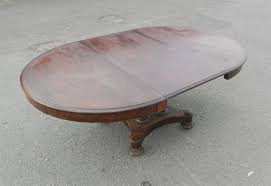 It is in immaculate condition, relu. Extending Antique Round Centre Table Early Victorian Mahogany Round Formed Extending Centre Dining Table