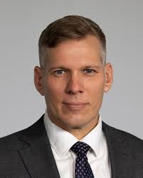 Bruce Snell's Instagram, Twitter & Facebook