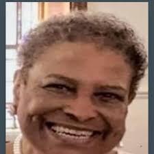 Lisa Royce's Instagram, Twitter & Facebook