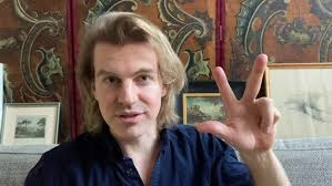 La donna è mobile (Giuseppe Verdi): Adam Drew, Humans of Classical Music