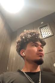 Bruh i was sitting down like if i also wanted a cut🚶🤦‍♂️🤣#fresh  #planetfitness #fyp #gym #kanyewest #gta #haircut