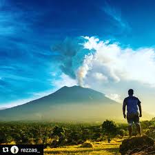 Gunung lanskap alam pegunungan langit panorama pemandangan awan wallpaper danau. Gunung Agung Meletus Ini Kumpulan Fotonya Dari Berbagai Sudut
