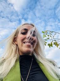 Dawn Smallwood's Instagram, Twitter & Facebook