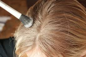How To Make Dry Shampoo For Less Than 2 Diy Beauty Tutorials Dry Shampoo Using Dry Shampoo