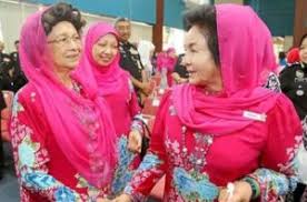 Nur sakinah harun, mohd nizam zahary, rosliza yahaya, nik ahmad shaifuddin nik him, mohd adzim khalili rohin, mimie noratiqah jumli, nur haslinda ridzwan, aniza abdul aziz, azizul. Siti Hasmah Mohamad Ali Mahathir Bin Mohamad S Wife Wiki Bio Age