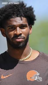 Shedeur Sanders' rise to stardom is bringing both fame and pressure—can he  handle the spotlight? 💥🔥 #ShedeurSanders #ClevelandBrowns #NFLRookie  #PressureIsOn #FootballFuture #MediaSpotlight