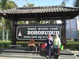 Nah untuk pembahasan kali ini kita akan mengulas tentang sebuah tempat wisata yang ada di jogja yang bernama umbul ponggok. Harga Tiket Masuk Candi Borobudur 2020 Sejarah Jam Buka Rute