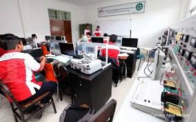Kerja praktik a.k.a praktik kerja lapangan (pkl) adalah salah satu matakuliah yang wajib diambil oleh mahasiswa, dengan bobot sks yang berbeda setiap jurusannya. Yuk Segera Daftar Lowongan Kerja Magang Di Pertamina Foundation Ini Persyaratannya