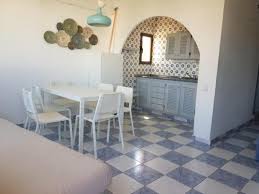 Assieme alla vicina ibiza, forma a sua volta una delle isole pitiuse.la popolazione residente è di circa diecimila abitanti, sparsa tra i sei centri dell'isola come il capoluogo comunale sant francesc xavier, la savina (sede del porto), es pujols (principale centro turistico), sant ferran de ses roques. Formentera Es Pujols Es Pujols Ceny Aktualizovany 2021
