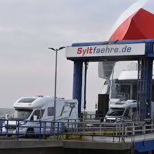 Antistoffen worden aangemaakt als reactie op een virusbesmetting. Urlaub Auf Sylt Wieder Moglich Viele Touristen Stromen Auf Die Nordseeinsel Deutschland