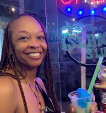 Let's toast to this beautiful Tuesday 🥂