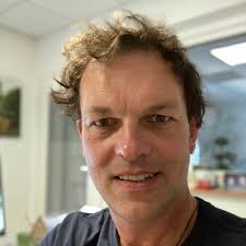 Dr. CHRISTIAN ENGELKE