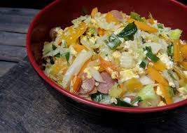 2 daun bawang, iris menyerong tipis; Resep Orak Arik Telur Sayuran