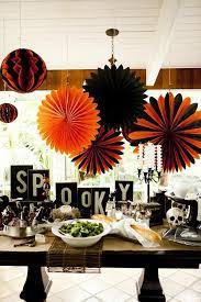 Glittery skulls, cobwebs, spiders, dripping candles, ravens, gourds and skeletons would all be great items for your space. Halloween Decoration Tinker And Create A Festive Mood Interior Design Ideas Avso Org