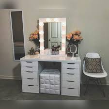 When she came to buy or diy, i was expecting to create something kitchen related. I Want My Own Vanity Someday Decoracion De Tocador Decoracion De Habitaciones Decoracion De Tocador De Maquillaje