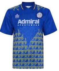 Alle termine und infos zu trikot und trainer findest du hier im überblick. Leeds United Trikot Gunstig Kaufen Top Deals Fussball Deals De