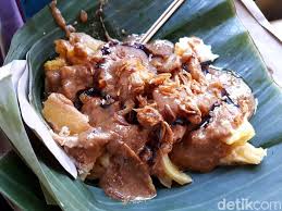 Resep kikil bumbu kuning haii semua hari ini aku mau berbagi resep kikil bumbu kuning ,,, simple gampang daaann enak banget. Nikmatnya Cungkring Lontong Plus Kikil Sapi Bersaus Kacang