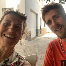 Muy Feliz PASCUA a todos desde uno de los lugares más hermosos de España!  Descansando y celebrando en mi querida Almería. La noche del sábado, en la  Parroquia de San Joaquín y