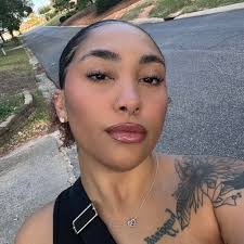 Kendell Adams's Instagram, Twitter & Facebook