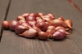 Arpagicul (allium schoenoprasum) este o plantă perenă, mică și robustă, din familia liliaceae, înrudită cu ceapa. Cel Mai SÄƒnÄƒtos Arpagic Este Crescut De Top Onion Sets Top Onionsets