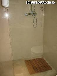 Sticla folosită este securizată de înaltă calitate. 35 Gratar Lemn Pentru Cabina Dus Background