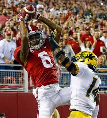 Alabama wide receiver devonta smith leaves the field after their win against ohio state in an ncaa college smith, the reigning heisman trophy winner, left the game early in the second half with a. Devonta Smith And Jalen Hurts Mending As Alabama Readies For Lsu Chattanooga Times Free Press
