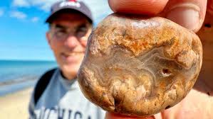 Rockhound Podcast Ep.45 with Agate Ariel: Lake Superior Agates, Fossils,  Quartz Facets, and more!