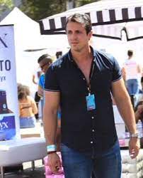 Why is peter still on vanderpump rules? the fan asked on january 7. Peter Madrigal From Vanderpump Rules Vanderpump Rules Vanderpump Bravo Tv