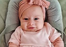 Großfamilie freut sich über besonderen Paten