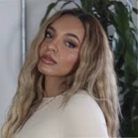 Hallie Wagner's Instagram, Twitter & Facebook