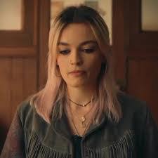 Maeve Jackson's Instagram, Twitter & Facebook