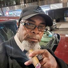 Mood... #SmokeSquad #PSSITA #SheSmokesCigars #CigarUnwind #CigarDiva45