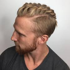 Mannerzopf Das Trendige Hairstyle Fur Manner Frisuren In 2019 Mens Braids Hairstyles Hair Styles Viking Hair