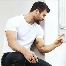 Latest updates on avengers actor chris hemsworth including movies, bio, age, wife, girlfriend, net worth, instagram, workout, thor, height, tattoo, quotes. Pin By Gaby Franco On Chris Hemsworth Chris Hemsworth Hair Chris Hemsworth Thor Hemsworth