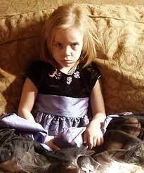 Она у себя дома сочиняет и записывает мелодичные и мрачные в детстве айлиш увлекалась лошадьми, и родители оплатили ей несколько уроков верховой езды. Biografiya Pevicy Billi Ajlish Kratkie Biografii