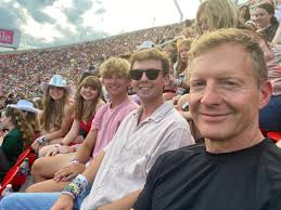 Liz Gilman (@GilmanMedia)