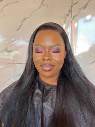 Makeup artist available 💄