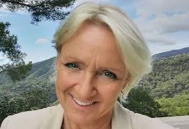 Diane Dodd's Instagram, Twitter & Facebook