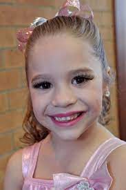Actress, singer, and dancer who started out on dance moms before launching a solo pop career. Maddie Ziegler On Twitter Dance Moms Mackenzie Dance Moms Paige Dance Moms Dancers