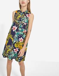 En Stradivarius Encontraras 1 Vestido Camisero Tropical Por Solo 8 95 Panama Entra Ahora Y Descubrelo Junto Con Mas Vestidos Y Vestido Camisero Vestidos Ropa