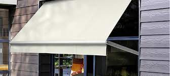 Grâce à ce store vertical d'extérieur austin vous ne serez plus incommodés par vos voisins et/ou les rayons du soleil ! Store A Projection