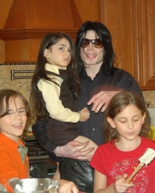 Filhos de Michael Jackson Pedem Clareza sobre Esp&oacute;lio | TikTok