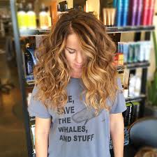 Naturally Curly Hair Balayage Hair Painting San Diego Blonde Specialist San Diego Color Specialis Curly Hair Styles Naturally Balayage Hair Textured Haircut