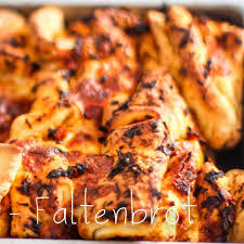 Tomaten Mozzarella Faltenbrot Variation Von Faltiges Krauterbrot Rezept Faltenbrot Tomate Mozzarella Lebensmittel Essen